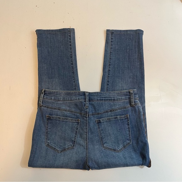 Chico’s So Slimming Girlfriend Leg Ankle Medium Wash Skinny Jean - Picture 5 of 7